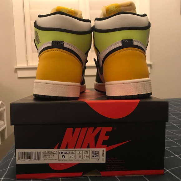 Jordan 1 Retro High Volt Gold - Picture 3 of 5